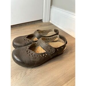 Aetrex SC902W Womens Olive Brown Leather Laser Cut Mary Jane Clog Wedge Size 8